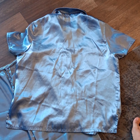 Valerie Stevens íntimates pajama set in good condition 100% polyester - Picture 6 of 6